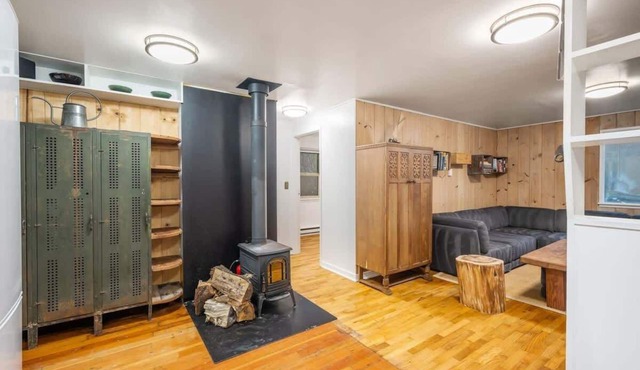 30 Day Rental, 20 mins DT, Fast Wifi, Pet Friendly