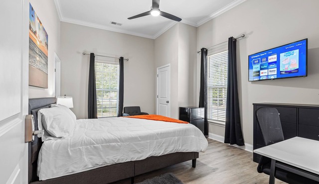 30+ DAY STAY KINGS MOUNTAIN BUNGALOW - ROOM A