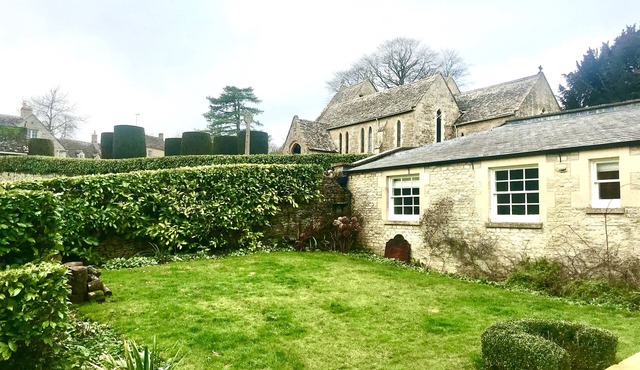 30% Discount Beautiful converted studio apartment in idyllic Cotswold village!