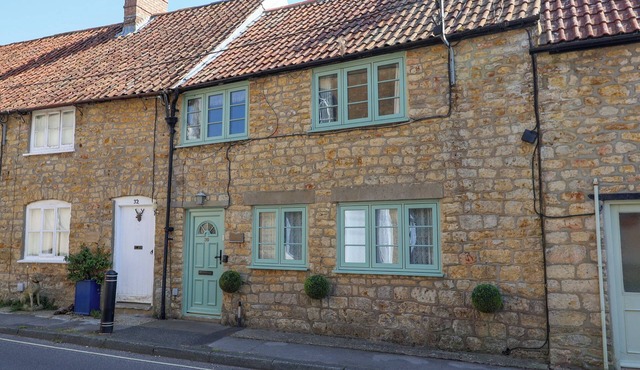 30 FLEET STREET, pet friendly, with a garden in Beaminster