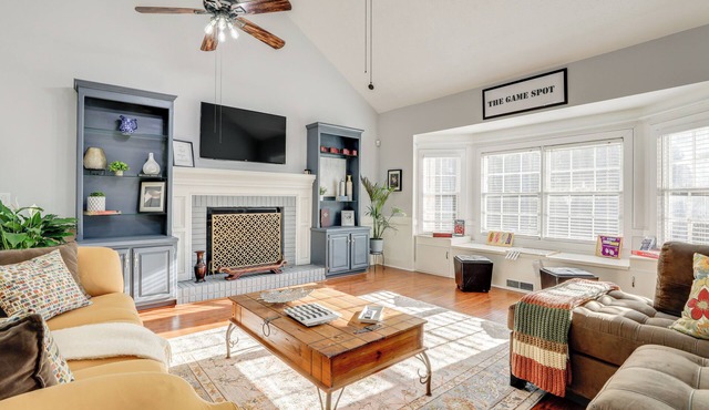 ~ 30 Mi to Atlanta - ‘The Wellness Manor’ w/Deck!