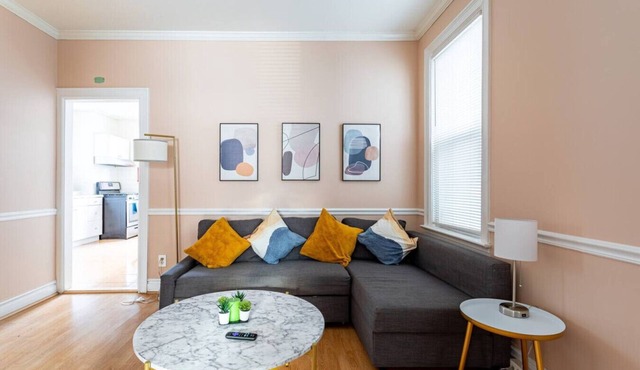 30-Min to NYC: 2BR Apt, Pets Welcome