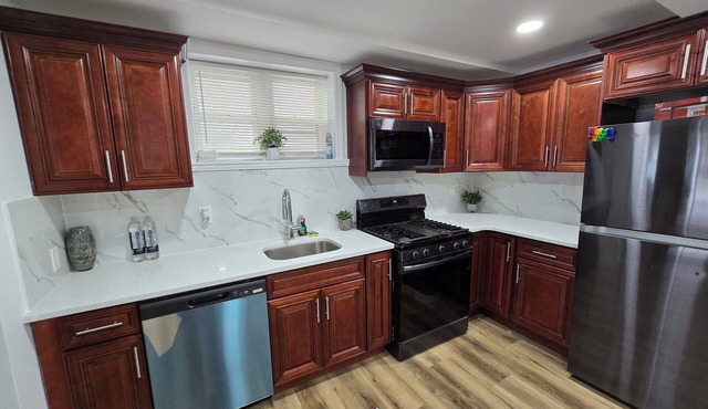 30 minutes to time squaren4 minutes walk to empire city casino