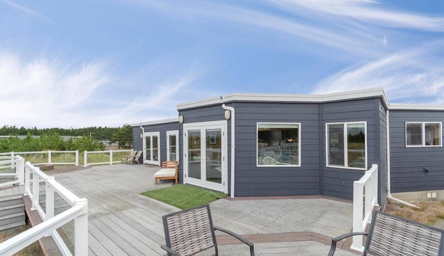 30 NIGHT MINIMUM, ocean front, remodeled, Dogs OK (Blue)