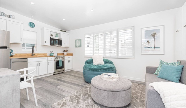 30+ Night | Stylish Studio w/Sun Deck | Private Yet Central to the Newport Favorites!