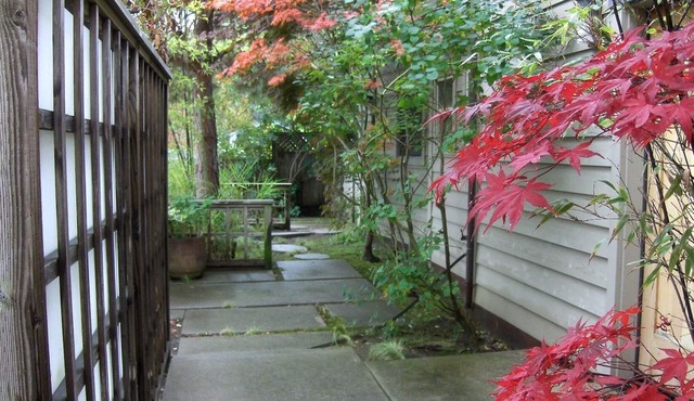 30 + nights Spacious Family Home-Hot Tub <4 min walk to beach & harbor-small dog