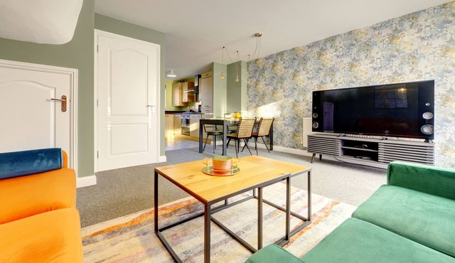 30% OFF 28+ nights stays - Eagle House Spacious 4 bedroom semi