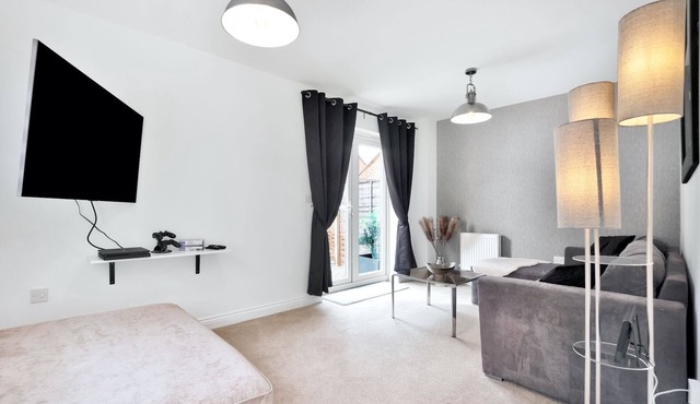 ♠️30% OFF 28+ nights stays - 3bed House close to City Centre-Parking/Garden♠️