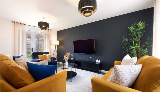 30% OFF 28+ nights stays - Drake House Superb 4 bedroom Semi