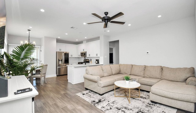 30% Off! Beautiful 3-Bedroom House – A Must-See!
