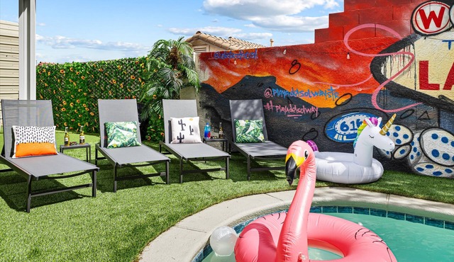 30% Off! Luxury Haven w/Heated Pool & Spa! Pets OK