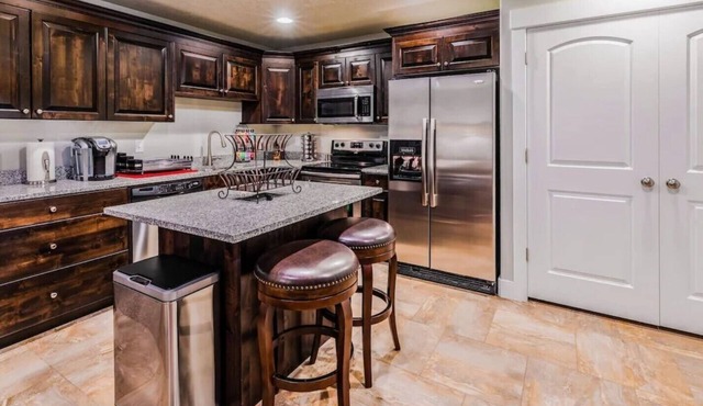 30% OFF PROMO! East Ogden Dream, Newly Built, BBQ, Patio, Views, Dedicated Spa!