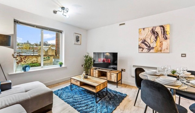 30% off! Stylish Apartment in Dewsbury - Sleeps 6- Newly Refurbished