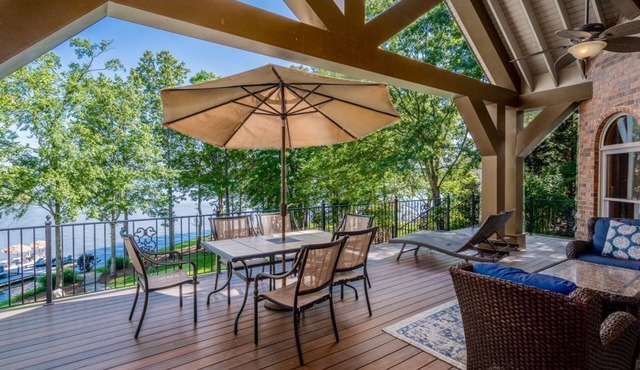 30% off until June, Huge View, Pointe Lot, Dock, Pontoon, Theater, Fire Pit,WOW