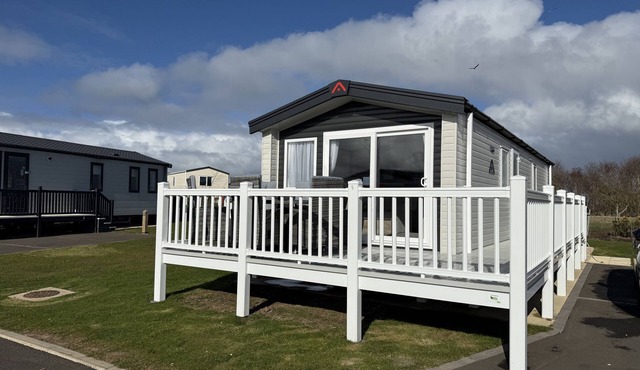 30 WELLS CLOSE, family friendly, with a garden in Haggerston