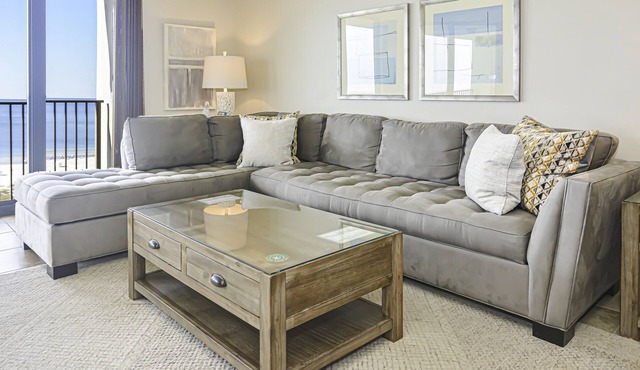 300+ 5 Star Reviews! Premium Unit Phoenix 6! - 8th floor.