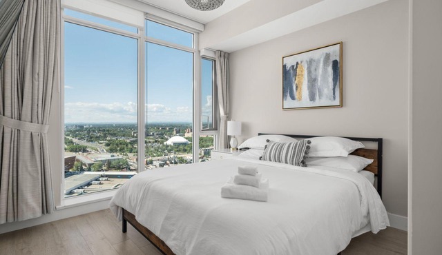 300 Ft in the Sky! Stampede | 2BDR | PRKG