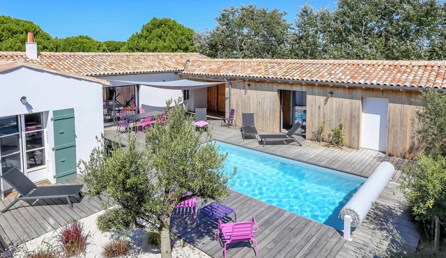 300 metres from beach & restaurants, a brand new modern villa with heated pool