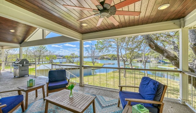 300' of Lakefront LBJ + Boat Slip + Kayaks + Fun!