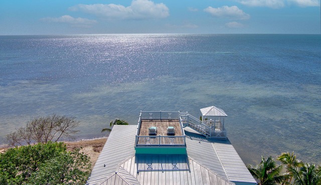 300’ Private Beach, Pool & Rooftop w Panoramic Ocean Views