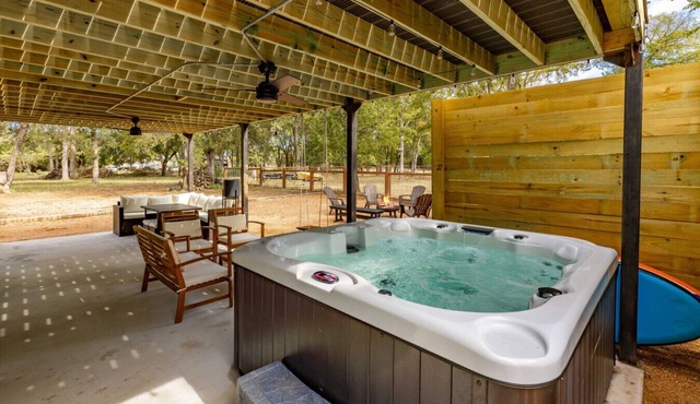 300 steps from Lake~Hot Tub~Fire Pit~Game Room