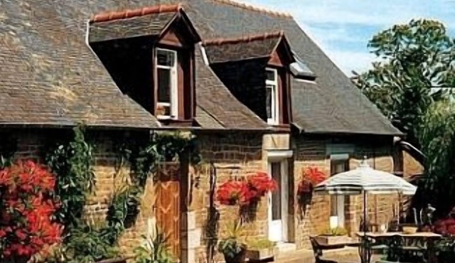 300 Yr Old Breton Farmhouse In Tranquil Location With Heated Swimming Pool