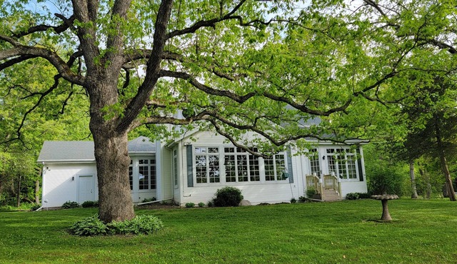 3000 sq ft home - Private 25 acres on a river - 45 min from Milwaukee or Madison