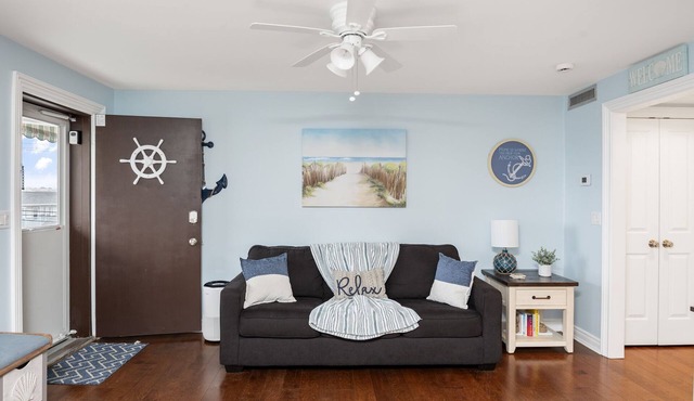 300ft to the Beach Central A/C, Linens & Towels, Beach Badges & Gear Included