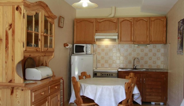 300m from resort center, 1st floor, view mountain, balcony, parking, tv, ski locker, 42m²