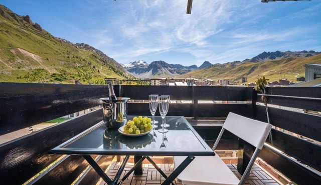 300m from resort center, 1st floor, terrace, tv, ski locker, 38m², Tignes