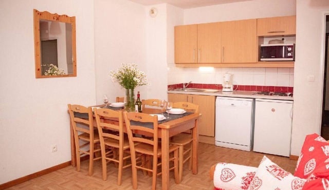 300m from ski slopes, Ground floor, swimming pool, balcony, tv, ski locker, 39m², Puy-Saint-Vincent