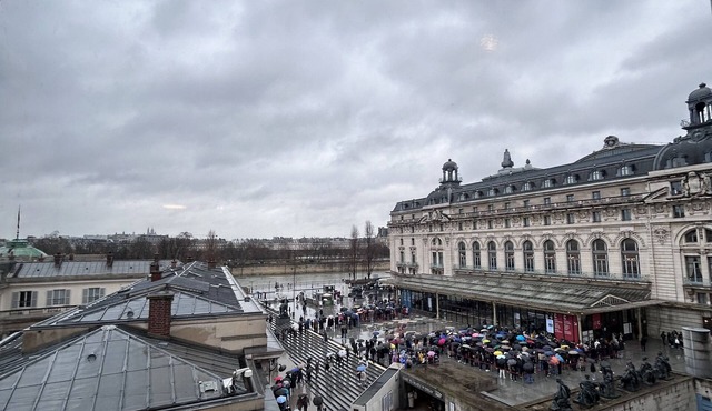 300m2 4br 4bath next to Musée d'Orsay with beautiful views of the Seine & Louvre