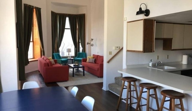 301- Condo for 10 by Old World 3rd St/Fiserv Forum