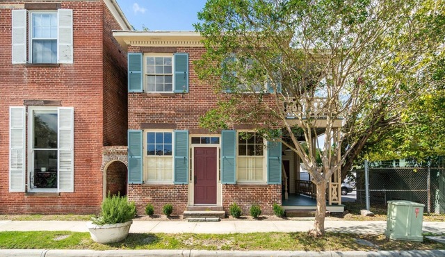 301 on Hancock - One Bedroom Apartment, Sleeps 4