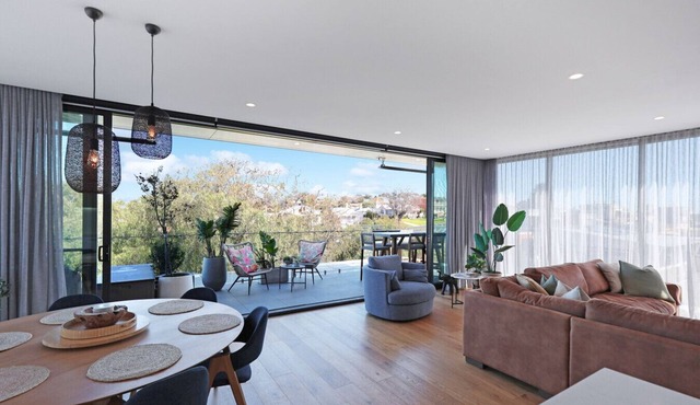 302 Penthouse Portarlington Sleeping 6