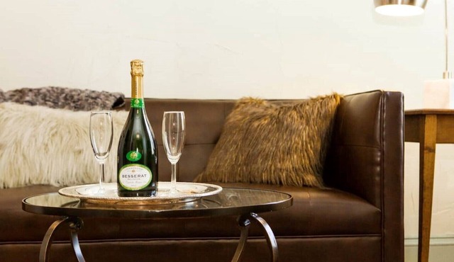 302 - The McLaughlin Suite - James Buchanan Hotel