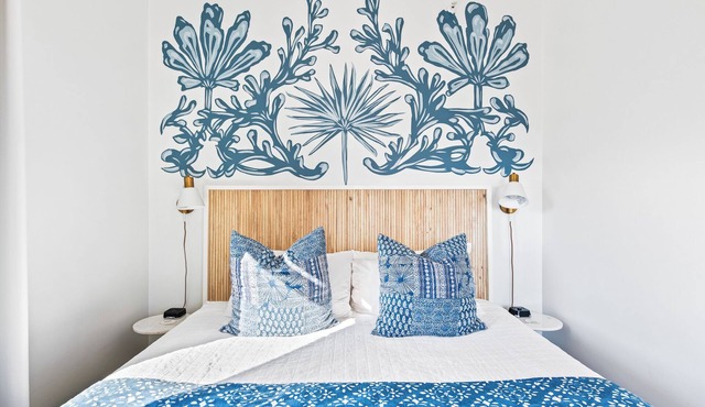 303 Rosemary Beach Inn - Includes Beach Chairs & Complimentary Breakfast + Access to 4 Pools