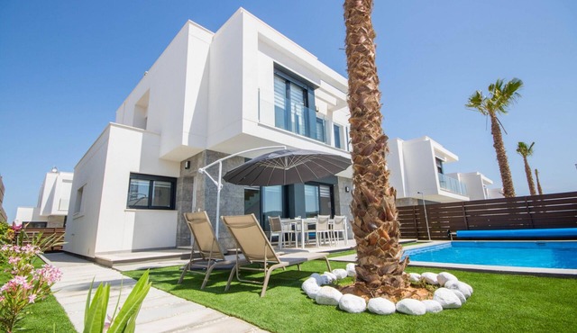 3033 Vistabella-Bali 3033