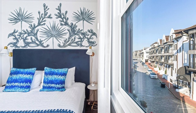 304 Rosemary Beach Inn - Includes Beach Chairs & Complimentary Breakfast + Access to 4 Pools