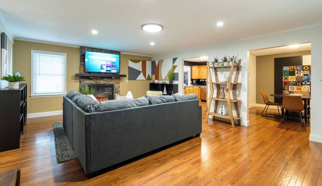 306 Jason Court, Woodstock