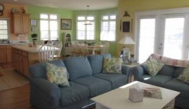 3060 West Avenue--Close to the Beach
