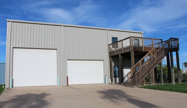 308 Copano - Vast open design, modern & can accommodate big groups