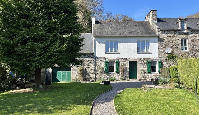 309 - Charming family house in the heart of the village of Port-à-La-Duc