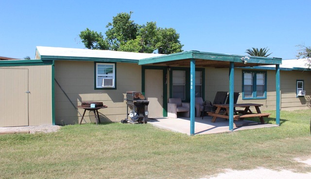 309 S. Shore B - Great, spacious cottage with plenty of parking!
