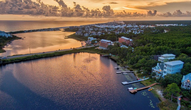 30A | Bikes | Private Dock | Firepit | Kayaks