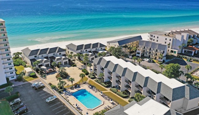 30A Emerald Hill Beach Resort by Panhandle Getaways