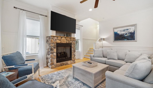 30A Pet Friendly House, Grayton Beach, Pool, Golf Cart, 4 Bikes Incl, Free Golf