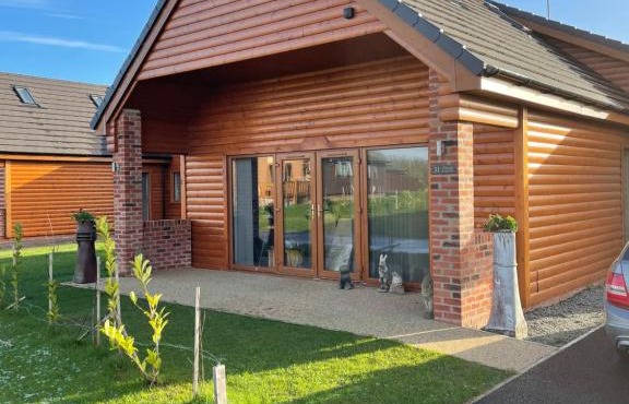 31 Cherry East Riding of Yorkshire Hot Tub & Fishing