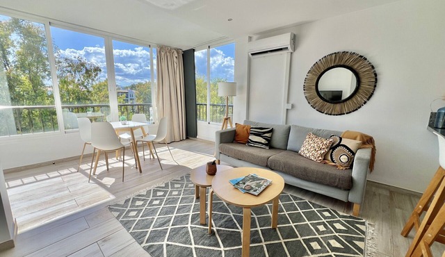 31 - Flat near the beach 800 m away from Puerto Banus