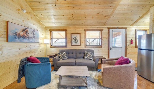 31 Mi to Louisville: Cabin on 235 Acres!